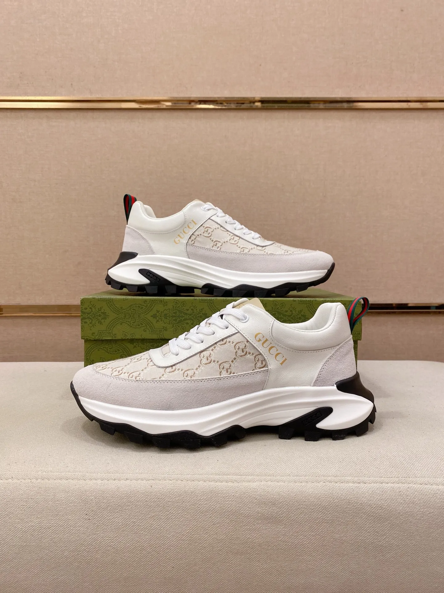 Men's clothing and shoes💰:462💰 (GUCCI) The latest model from the official website🎁🎁Casual and fashionable men's shoes👟, hot style💥The version is simple and elegant, exclusive for trendy men. The unique latest brand elements from the official website👑Original Gucci decoration, fashionable and generous, the fabric is original cowhide ✅Mesh breathable lining, the official website specifies wear-resistant casual outsole, the classic model is taken in kind at the counter🎬38-44 (can be customized for 45 non-refundable)